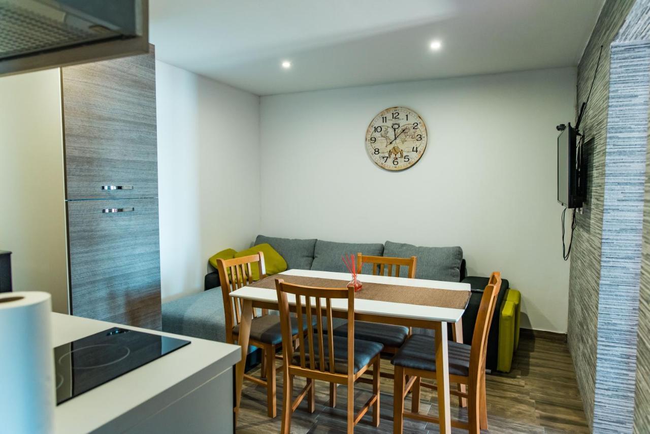 Apartamento Ella Lukovo Šugarje Exterior foto