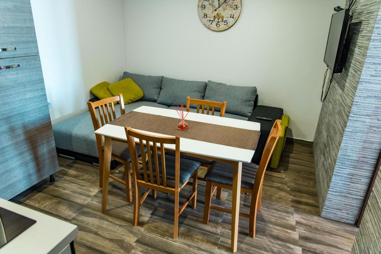Apartamento Ella Lukovo Šugarje Exterior foto