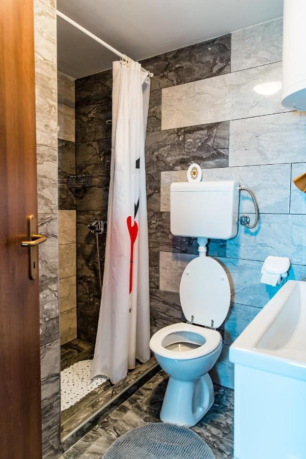 Apartamento Ella Lukovo Šugarje Exterior foto