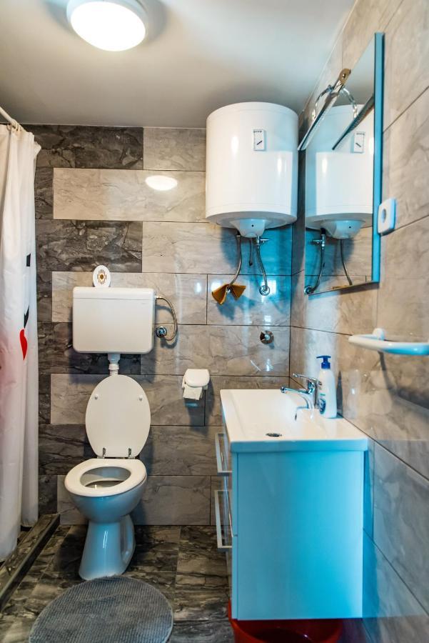 Apartamento Ella Lukovo Šugarje Exterior foto