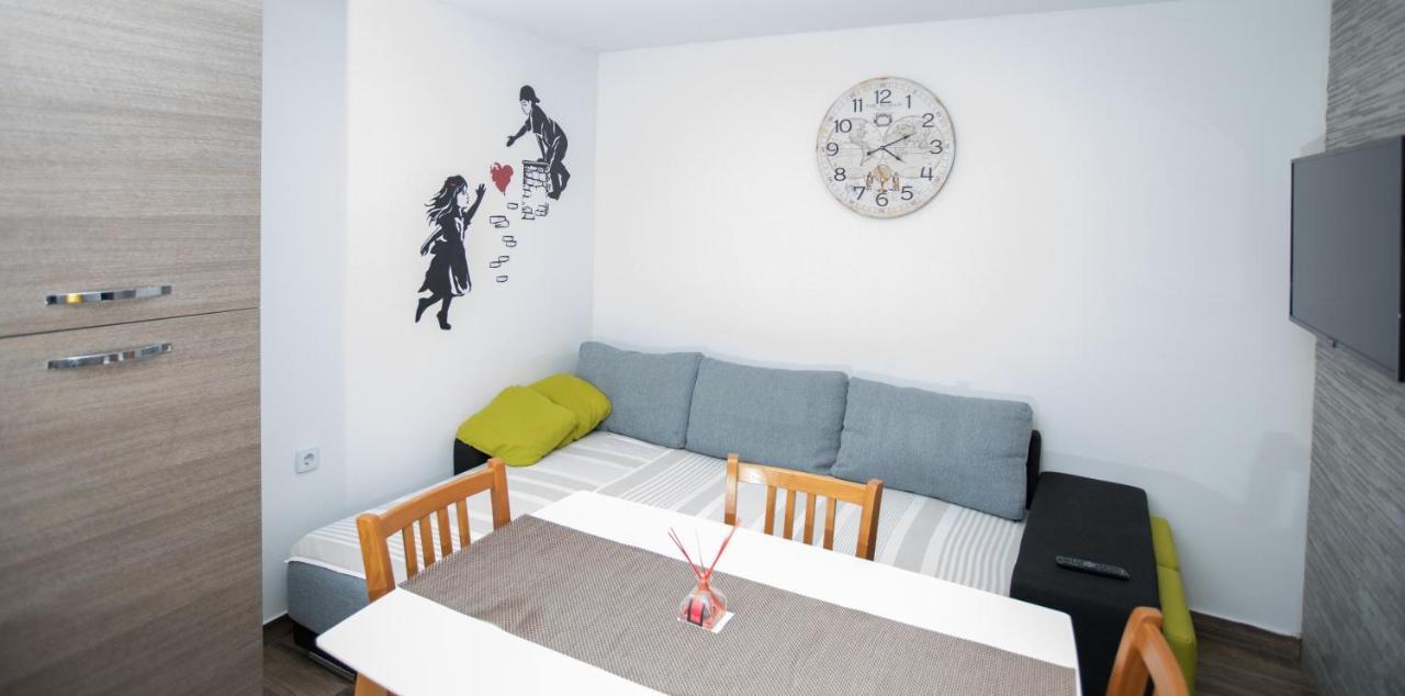 Apartamento Ella Lukovo Šugarje Exterior foto