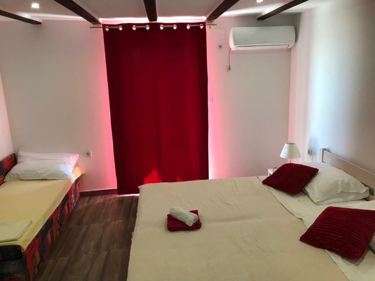Apartamento Ella Lukovo Šugarje Exterior foto